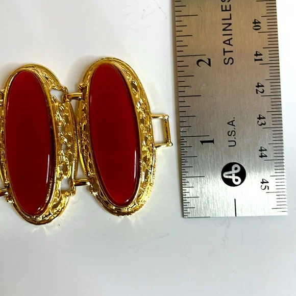 Vintage Red Lucite Panel Bracelet and Matching Clip Earrings Jewelry Set - Picture 8 of 10